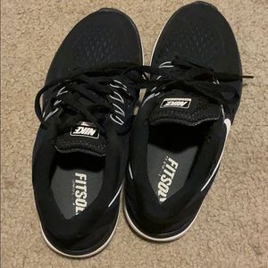 2017 Nike Flex Runs size 6 Womens